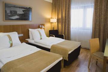 Фото номера Двухместный номер с 2 отдельными кроватями Отель Holiday Inn Helsinki-Vantaa Airport г. Вантаа 7
