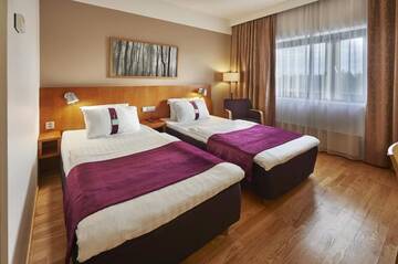 Фото номера Двухместный номер с 2 отдельными кроватями Отель Holiday Inn Helsinki-Vantaa Airport г. Вантаа 11