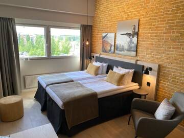 Фото номера Двухместный номер с 2 отдельными кроватями Отель Skyline Airport Hotel г. Вантаа 4