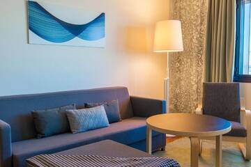 Фото номера Полулюкс с правом посещения представительского лаунджа Отель Hilton Helsinki Airport г. Вантаа 3