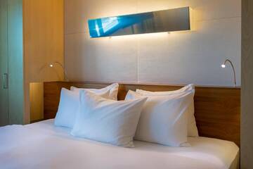 Фото номера Номер &quot;Плюс&quot; с кроватью размера &quot;king-size&quot; Отель Hilton Helsinki Airport г. Вантаа 3